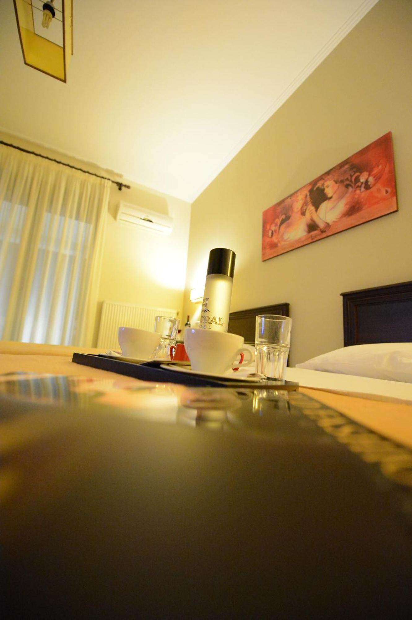 Central Hotel Paralía Kültér fotó