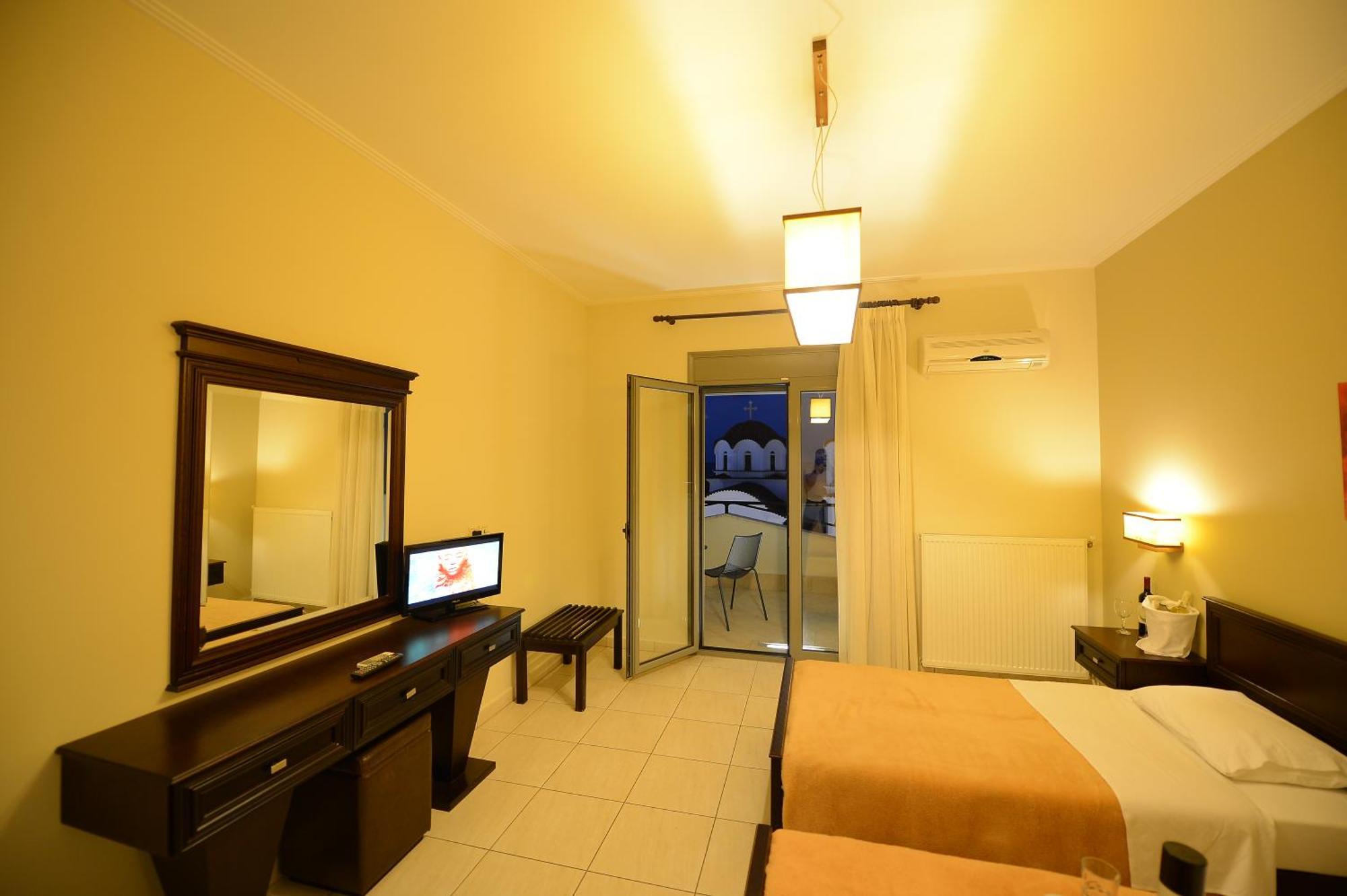 Central Hotel Paralía Kültér fotó