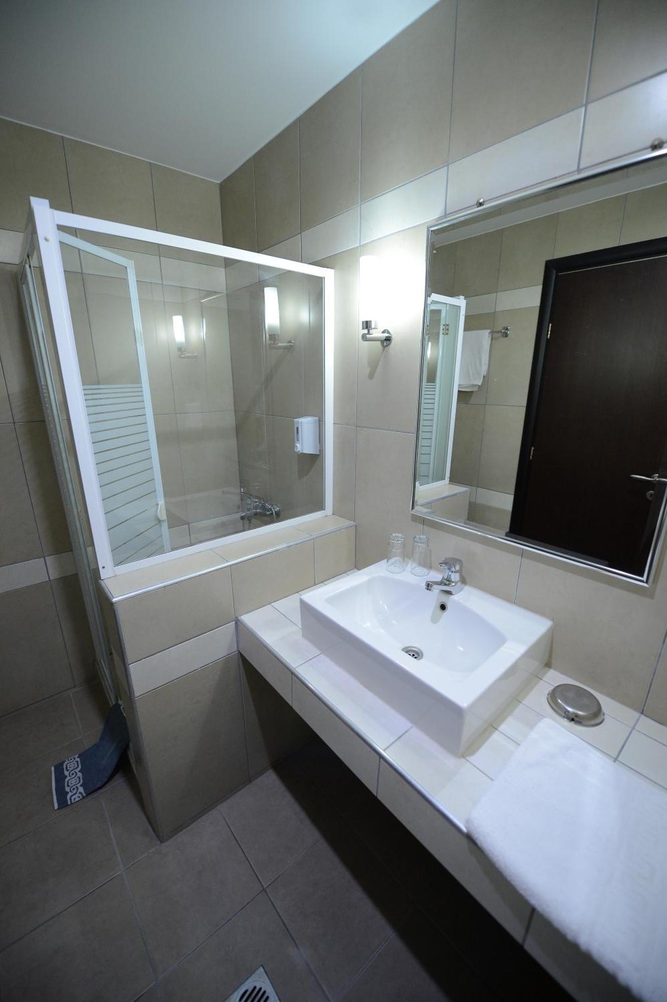 Central Hotel Paralía Kültér fotó